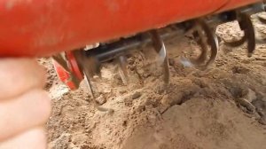 Янмар КЕ 3 . Работа почвофрезой на 1 скорости.