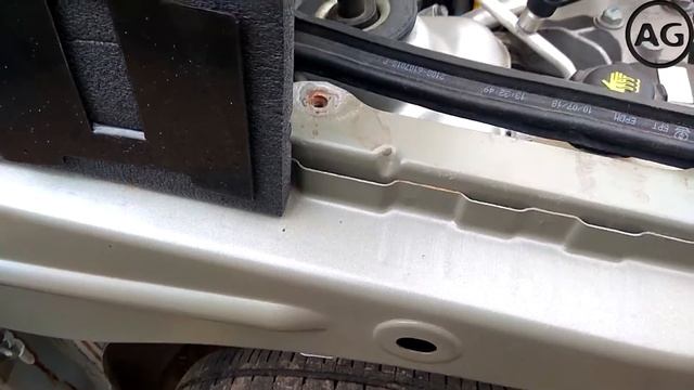 Как снять(крепится)крыло на Рено Логан 2 !!! смотреть онлайн