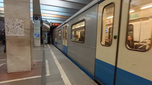 81-760/761 уезжает со станции Новогиреево#рек #android#метро#метромосква смотреть онлайн