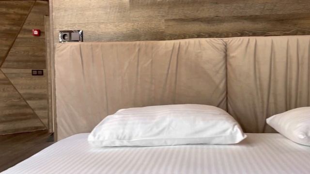 Видеообзор Глэмпинга в 4* отеле RP Ranovsky Park с тёплым бассейном, джакузи и панорамным ресторано смотреть онлайн