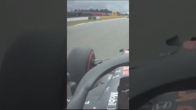 Pierre Gasly and Alex Albon crash смотреть онлайн
