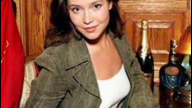 Дочь Анны Самохиной: «Не обязана быть такой же красивой и секусуальной, как мама» смотреть онлайн