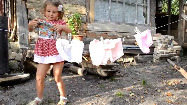 Большая Стирка Развлечения и игры для детей Playing with water Fun and games for children смотреть онлайн