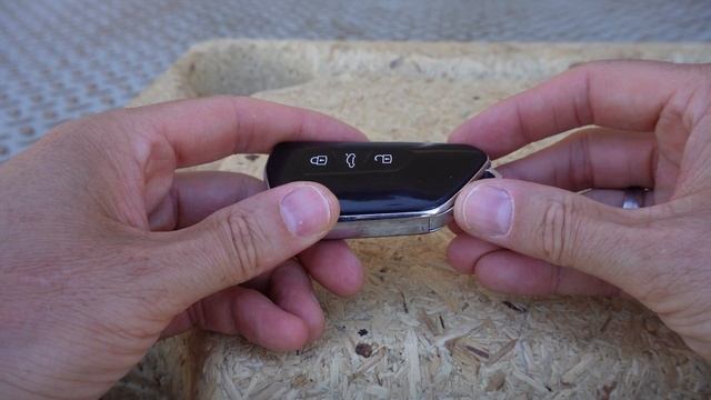 How to change the key battery of your Id.3 (My funniest video ever ;) смотреть онлайн