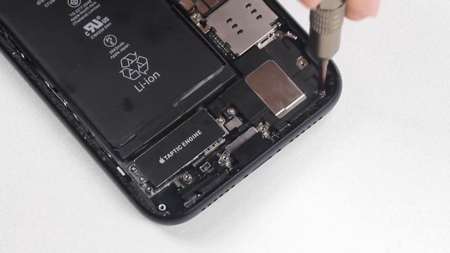 iPhone XR Taptic Engine & Loudspeaker Replacement смотреть онлайн