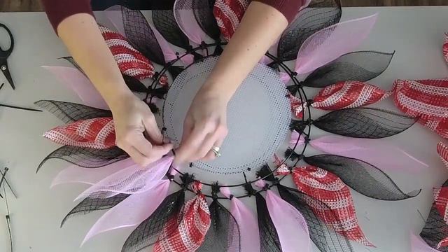 DIY Valentine Flower Wreath, Valentine's Day Wreath, How To Make A Flower Wreath