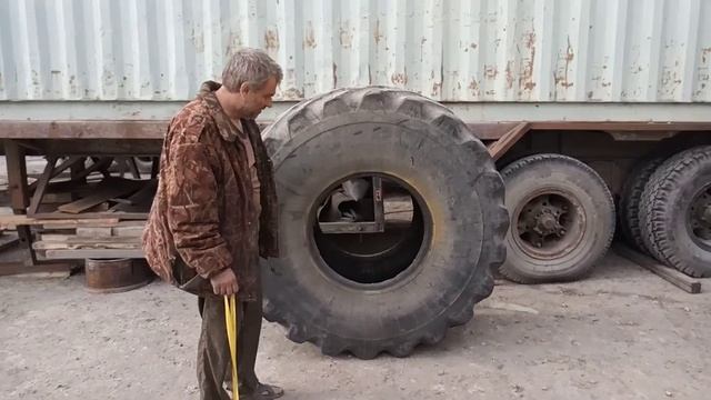 Шины К-700 на вездеход Соломономобиль М4 Мясник смотреть онлайн