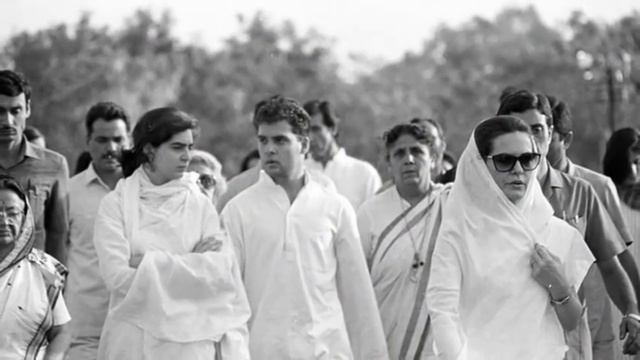 Priyanka Gandhi Rare Photos | Family | Friends | Lifestyle. смотреть онлайн