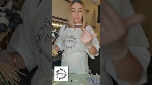 Конфетно-ягодные букеты.