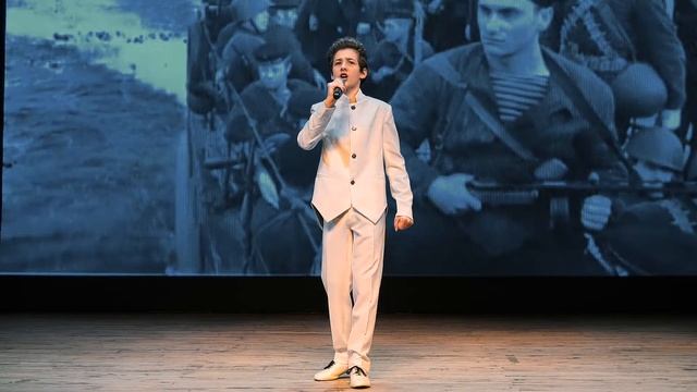 Ивашков Тихон 12 лет. В.Шаинский "Крейсер Аврора". Педагог И.Н.Ильина смотреть онлайн