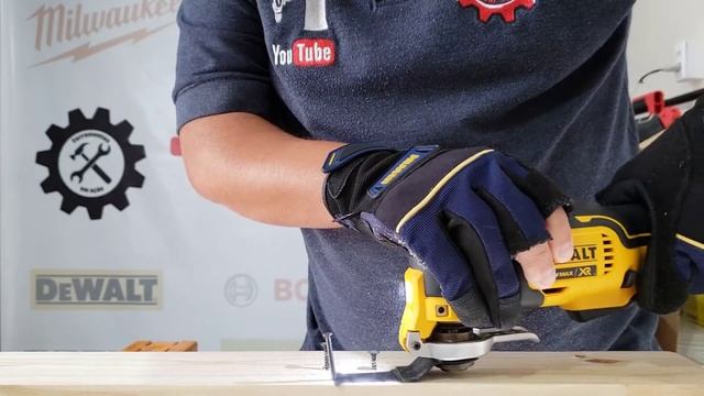 A melhor de todas!!! DeWalt Multi Ferramenta oscilante a bateria XR 20v (DCS355) смотреть онлайн