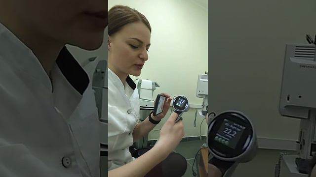Глубоко недоношенный / Измеряем внутриглазное давление смотреть онлайн