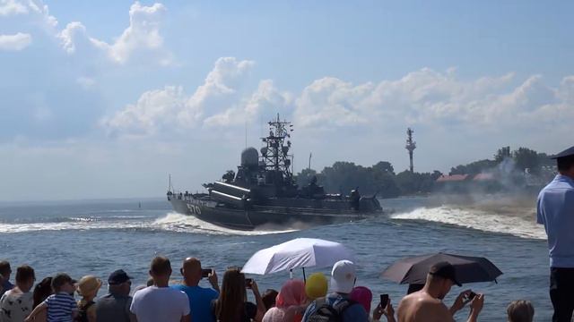 Корабли Балтийского Флота готовятся к праздничному параду смотреть онлайн
