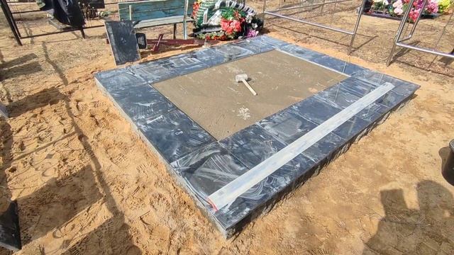 Установка памятника. Установка бессерного блока. Укладка гранитной плитки смотреть онлайн