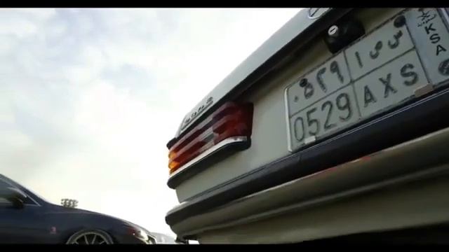 Mercedes Benz W123 Low Raid смотреть онлайн