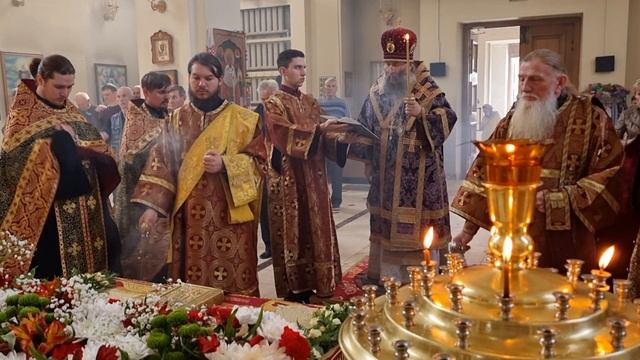Епископ Гурий читает Плач Богородицы (Страстная Пятница 2021 года) смотреть онлайн