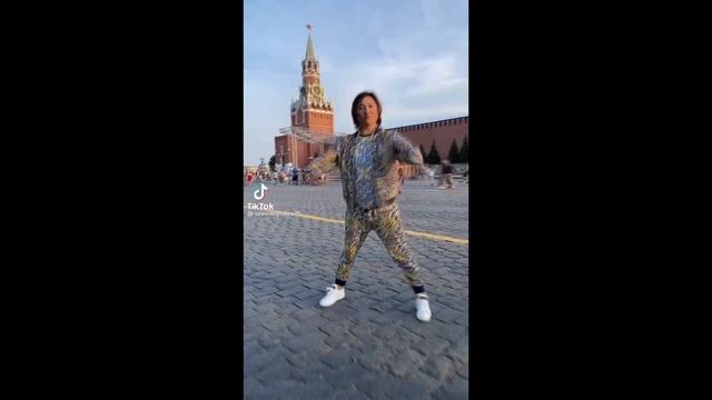 ОЧЕНЬ БЫСТРЫЙ АЗАМАТ АЙТАЛИЕВ ТАНЦУЕТ ! смотреть онлайн