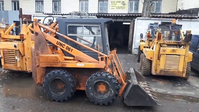 Мини погрузчик бу  UNC 061.