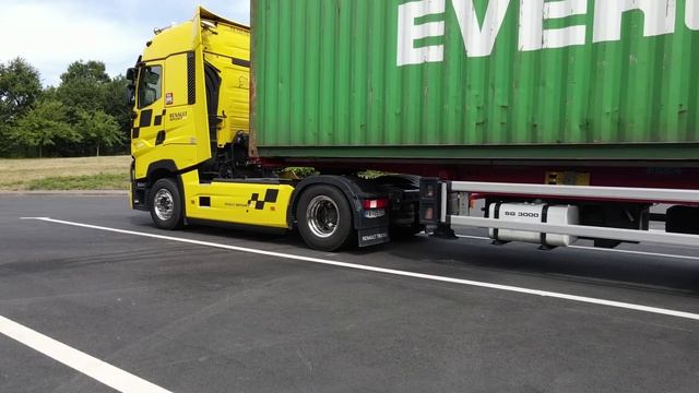 RENAULT TRUCKS T High Renault Sport T 520 de Béco, il nous présente son camion смотреть онлайн
