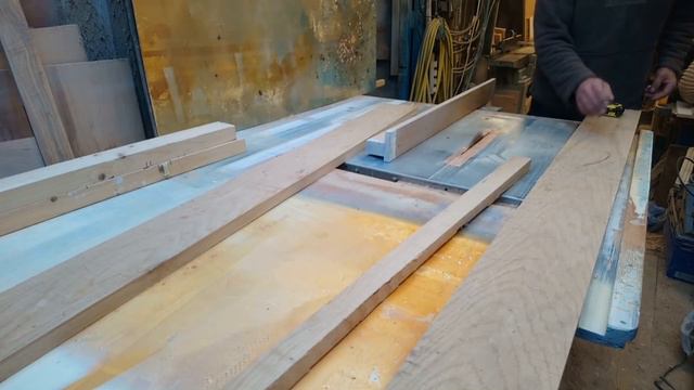 Oak shelf Pt1 - Lots of cutting & planing смотреть онлайн