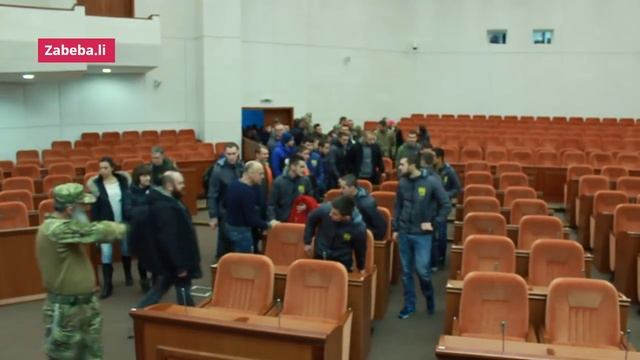 Что делали бойцы ПС и «Азова» в Днепропетровском горсовете в воскресенье смотреть онлайн