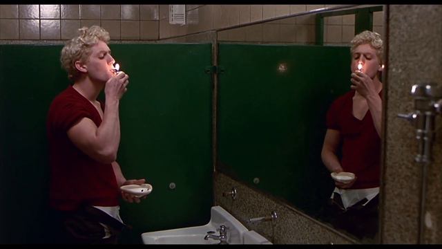 Chris Penn Sneaks a Doobie смотреть онлайн