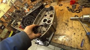 Собираем двигатель ИЖ Юпитер 3 в  Находку.