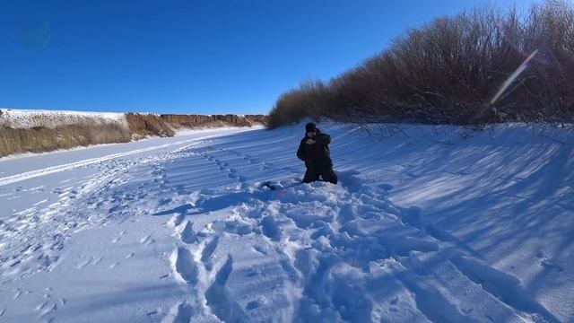 С ночевкой на реку с быстрым течением. Зимняя сказка. Рыбалка на реке Нура. смотреть онлайн