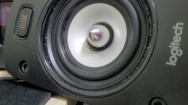 Logitech Z906 Tweeters Bass Test 12 смотреть онлайн