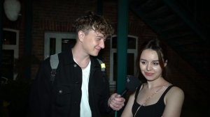 ДАВАЙ ТРОЙНИЧОК (опрос девушек)