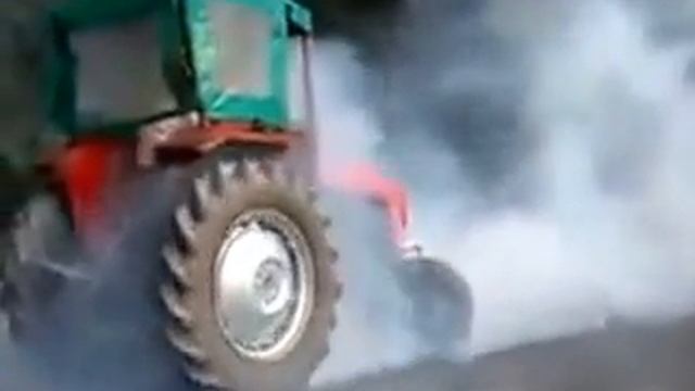 Drift na traktore 240 смотреть онлайн