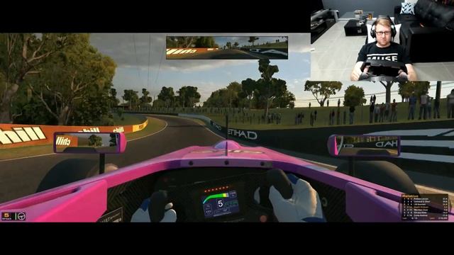 iRacing Formula Renault 2017 S4 W3- Mt Panorama смотреть онлайн