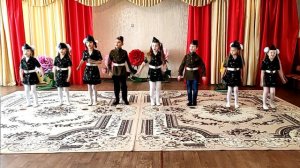 Идёт солдат по городу - ансамбль ДОУ "Антошка" город Ровеньки