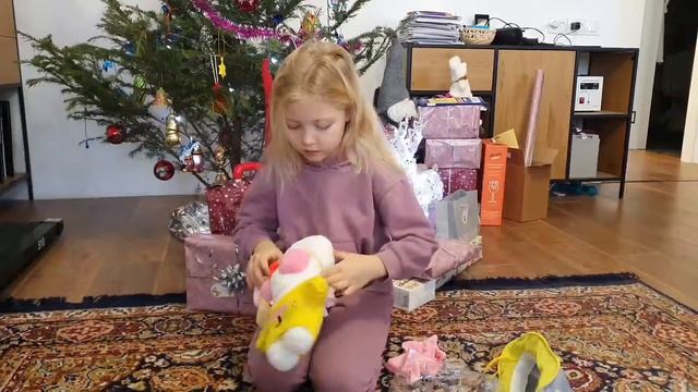 Новогодняя распаковка уточки Лалафанфан. Посылка из Китая смотреть онлайн