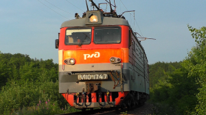 ВЛ10К-1747 с грузовым поездом