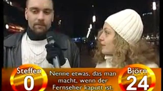 CT - Steffen vs. Björn (knuddels) lolipop live am Alexanderplatz - Hieu-berlin - смотреть онлайн
