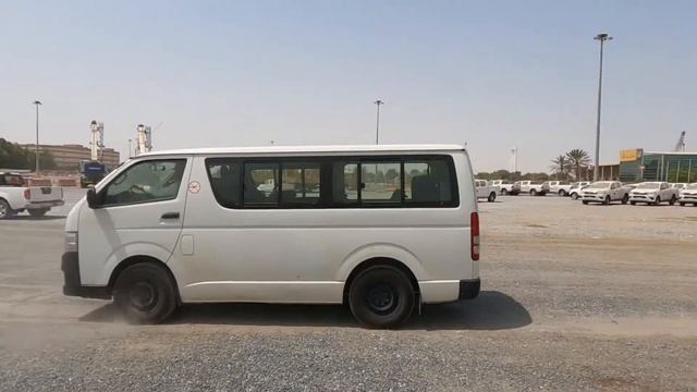 2013 Toyota Hiace 14 Passenger 4x2 Mini Bus - Dubai, UAE Auction | 28 & 29 September смотреть онлайн