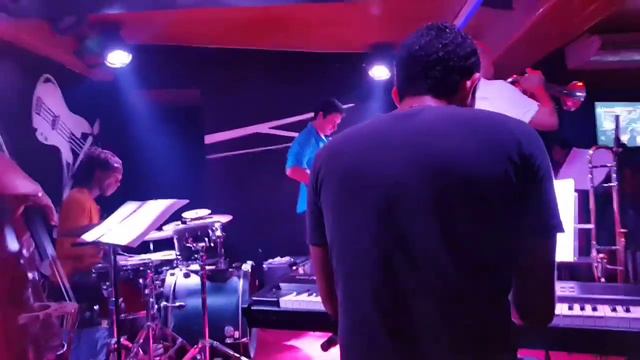 Yasek Manzano y su Quinteto de Jazz en la Zorra y el Cuervo 2 смотреть онлайн