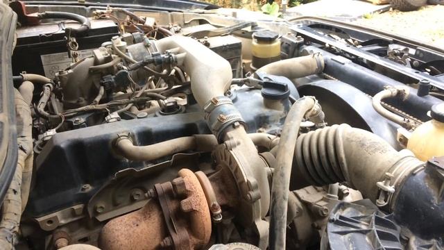 Toyota Hilux / Vigo / Revo 2.5 D4D 2KD-FTV Turbo Diesel Engine Start Up + Rev Sound