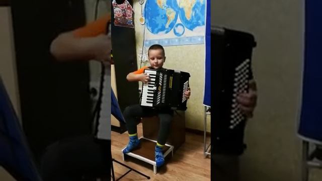 Аккордеон 7 лет! смотреть онлайн