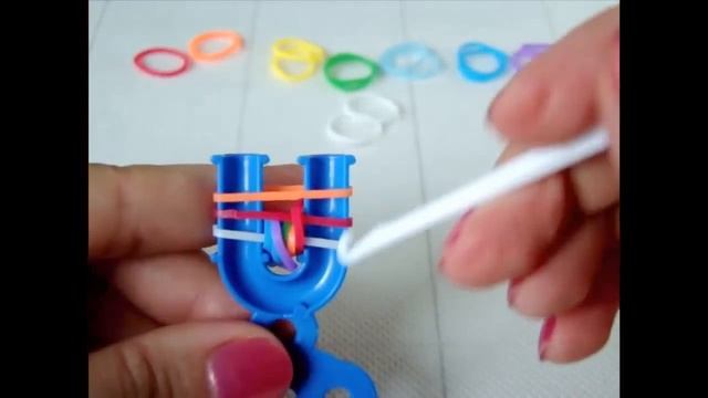 Браслет Щербет Лукум на рогатке Как сплести браслеты из резинок на рогатке своими руками Loom Bands смотреть онлайн