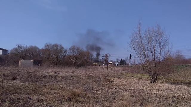 Чорний дим над Гвіздцем. Горить щось токсичне в районі заправки. 10 квітня 2021 р. смотреть онлайн