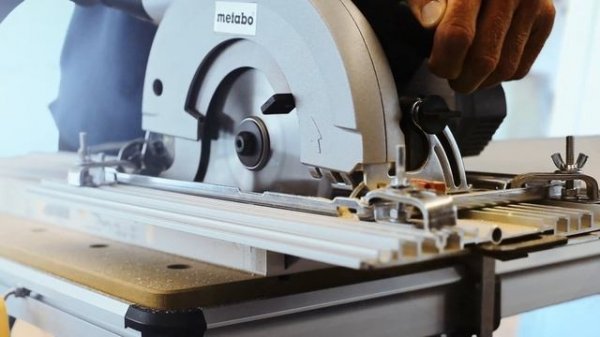 Sägetisch und Arbeitsstation MASTER cut 2500 mit 6 Funktionen | wolfcraft