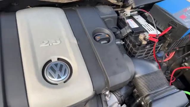 2004 to 2012 2.5 l Volkswagen Jetta throttlebody cleaning and MAP sensor location and replacement. смотреть онлайн