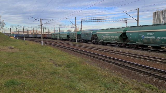 Электровоз ВЛ80с-580 с грузовым поездом отправляется со станции Минск-Сортировочный. смотреть онлайн