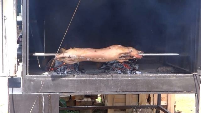 Жареный парась на улицах Хорватии смотреть онлайн