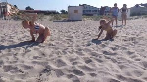 Крым , море, настроение. Девчонки гимнастка