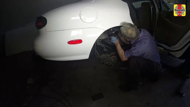 Ford Taurus (1996 - 2007) - Replace the rear shock absorbers смотреть онлайн