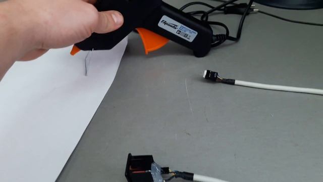 AUX в Mitsubishi Outlender XL без отрезов проводов