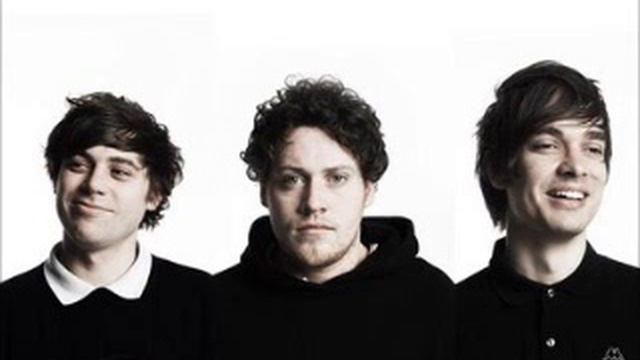 Metronomy - Danger Song смотреть онлайн